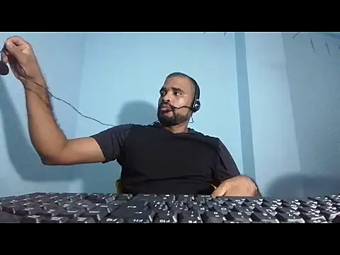 Snapshot of YOX22 chatting on March 11, 2025, 5:16 am YOX22 online show from March 11, 2025, 5:16 am