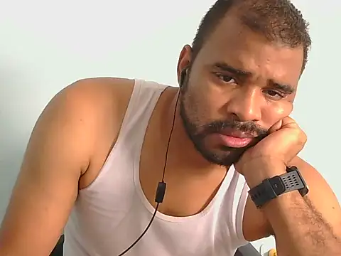 Snapshot of YOX22 chatting on November 24, 2025, 1:33 pm YOX22 online show from November 24, 2025, 1:33 pm