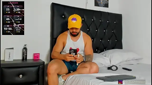 Snapshot of mikeblaree chatting on February 18, 2026, 8:27 pm mikeblaree online show from February 18, 2026, 8:27 pm