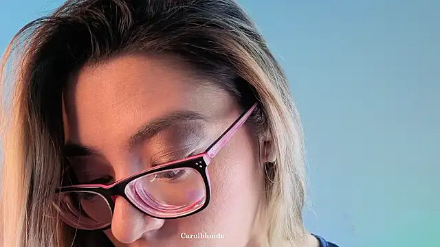 Snapshot of Carolblonde chatting on March 7, 2026, 11:46 pm Carolblonde online show from March 7, 2026, 11:46 pm