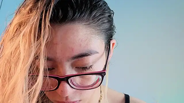 Snapshot of Carolblonde chatting on March 24, 2026, 1:43 am Carolblonde online show from March 24, 2026, 1:43 am