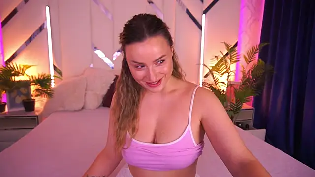 LindsieGreyy online show from November 26, 2025, 8:37 am