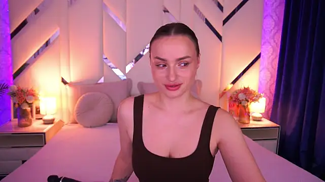 LindsieGreyy online show from April 9, 2026, 6:13 am