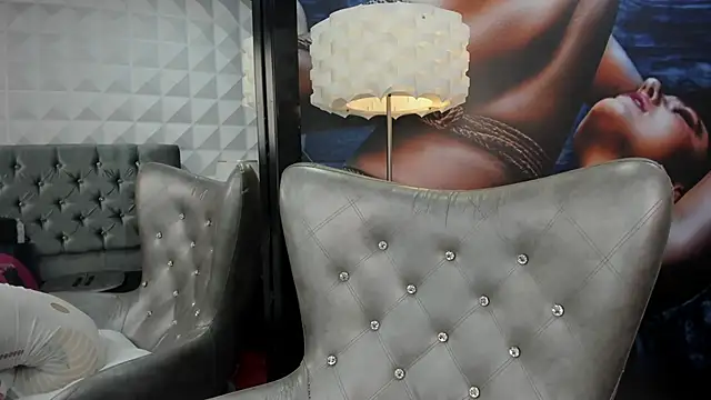 miss   angel online show from September 20, 2025, 6:09 pm