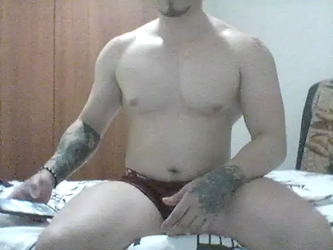 Snapshot of Logan_Roy18 chatting on April 9, 2026, 11:32 pm Logan Roy18 online show from April 9, 2026, 11:32 pm