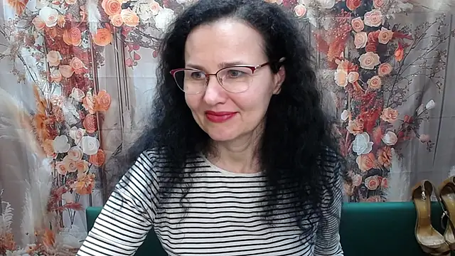 Snapshot of Miroslava_Happi chatting on April 4, 2026, 6:11 am Miroslava Happi online show from April 4, 2026, 6:11 am