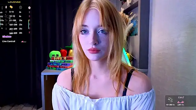 Hisoka akerley online show from September 18, 2025, 4:42 pm