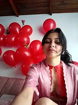 CHLOE ISABELL online show from February 14, 2025, 2:44 pm