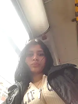 CHLOE ISABELL online show from February 17, 2025, 2:37 pm