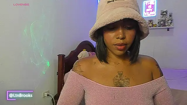 Snapshot of Annaa_Brooks chatting on March 28, 2026, 4:34 am Annaa Brooks online show from March 28, 2026, 4:34 am