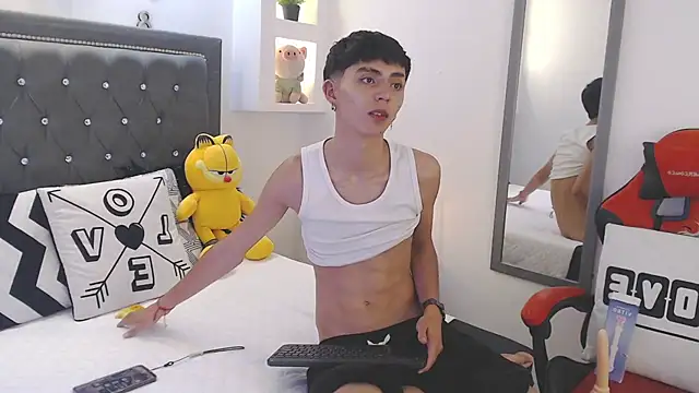 MaikyCooper online show from March 14, 2025, 8:21 am