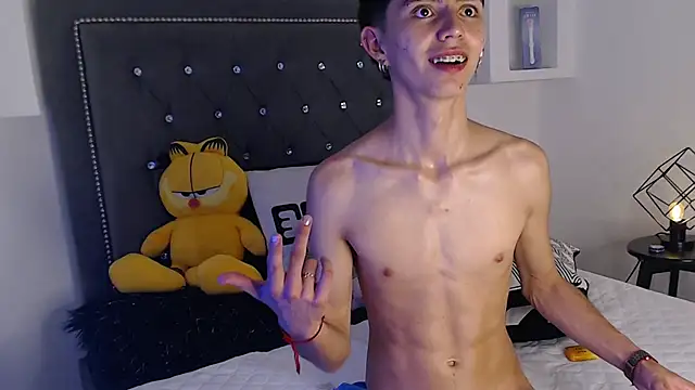 MaikyCooper online show from March 17, 2025, 4:51 am