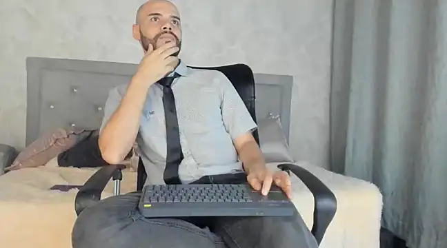 Luke Diaz7 online show from February 22, 2025, 9:12 am