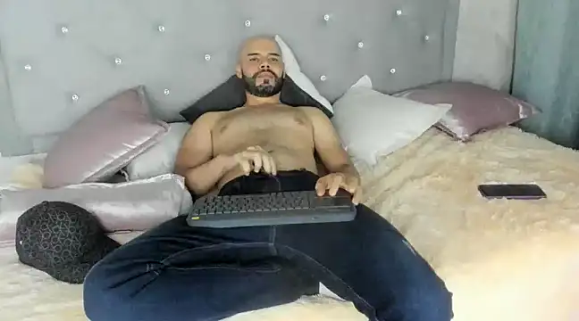 Luke Diaz7 online show from February 24, 2025, 6:49 am