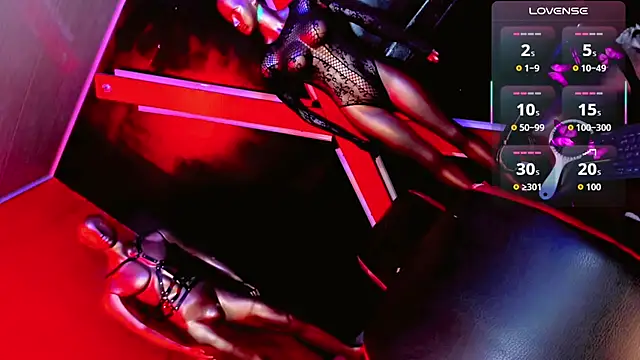 emelly horny  online show from March 27, 2026, 7:35 pm