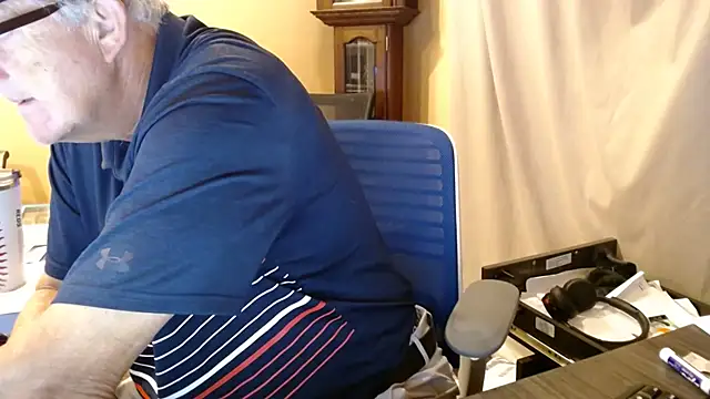 olderandwiser2 online show from October 1, 2025, 3:34 am