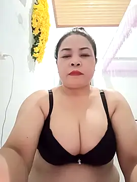 Baby-bigtits2024 online show from February 24, 2025, 1:21 pm