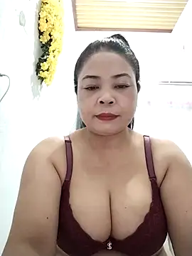 Baby-bigtits2024 online show from March 4, 2025, 12:55 pm