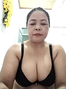 Baby-bigtits2024 online show from September 19, 2025, 9:59 pm