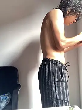 Snapshot of shadowsofgarden chatting on February 15, 2025, 1:16 pm shadowsofgarden online show from February 15, 2025, 1:16 pm