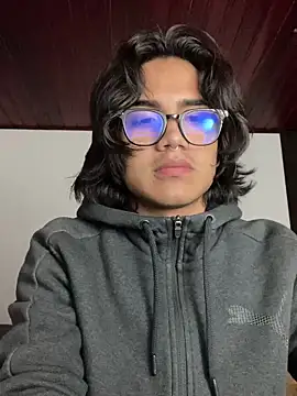 Snapshot of shadowsofgarden chatting on February 19, 2025, 4:01 am shadowsofgarden online show from February 19, 2025, 4:01 am