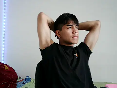 Snapshot of shadowsofgarden chatting on December 3, 2025, 3:10 pm shadowsofgarden online show from December 3, 2025, 3:10 pm