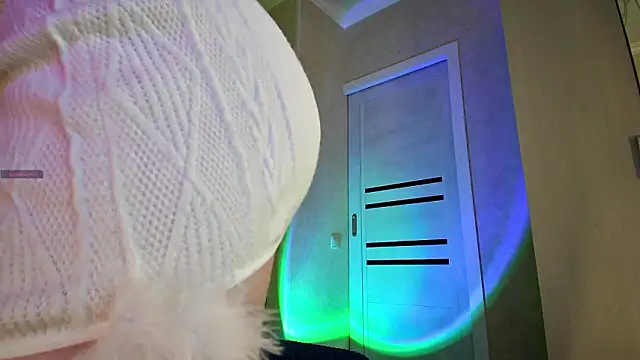 Roseaa online show from March 25, 2026, 3:07 pm