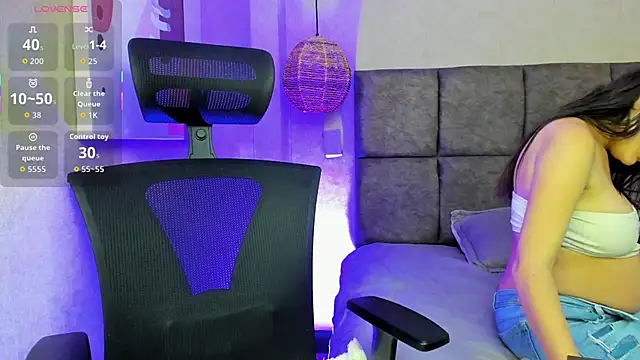 elizabeth 20 online show from October 13, 2025, 7:47 pm