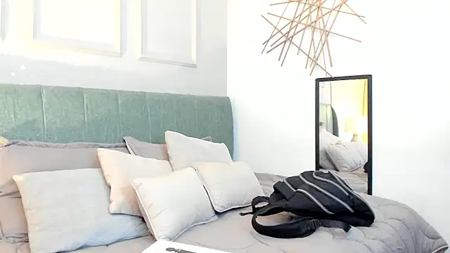 elizabeth 20 online show from January 6, 2026, 7:28 pm