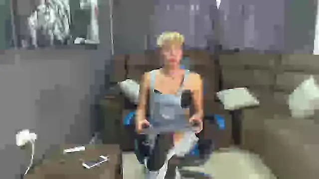 mchissexx online show from September 25, 2025, 3:05 pm