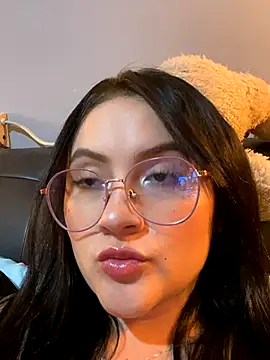 ValentinaOrtiz3 online show from September 24, 2025, 1:09 am