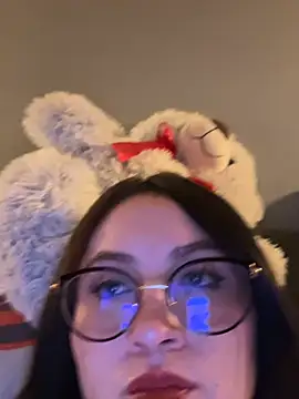 ValentinaOrtiz3 online show from April 10, 2026, 11:53 pm