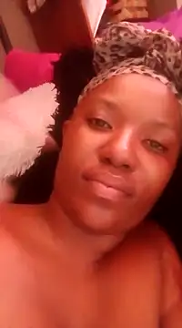 Snapshot of Coco_Nile chatting on March 5, 2025, 7:49 am Coco Nile online show from March 5, 2025, 7:49 am