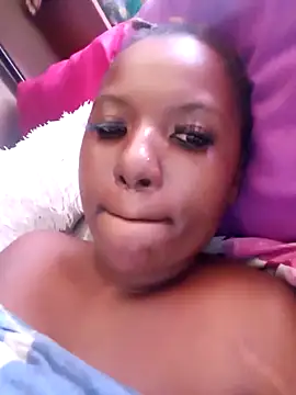 Snapshot of Coco_Nile chatting on March 23, 2025, 9:10 am Coco Nile online show from March 23, 2025, 9:10 am
