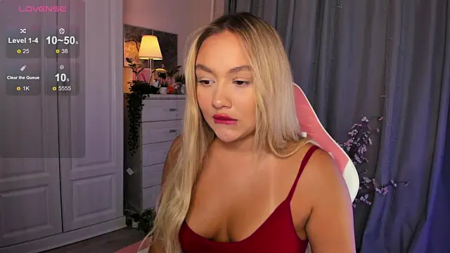 Snapshot of _Loneve__ chatting on October 9, 2025, 1:42 pm  Loneve   online show from October 9, 2025, 1:42 pm