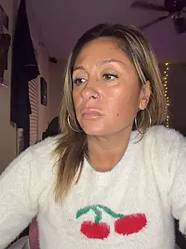 bossyroxy84 online show from November 12, 2025, 12:55 am