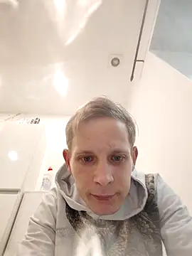 Snapshot of Kamilll94@xh chatting on November 16, 2025, 5:51 pm Kamilll94xh online show from November 16, 2025, 5:51 pm