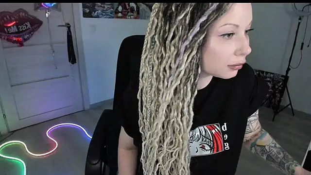 HoneySallyMoore online show from April 5, 2026, 8:06 pm