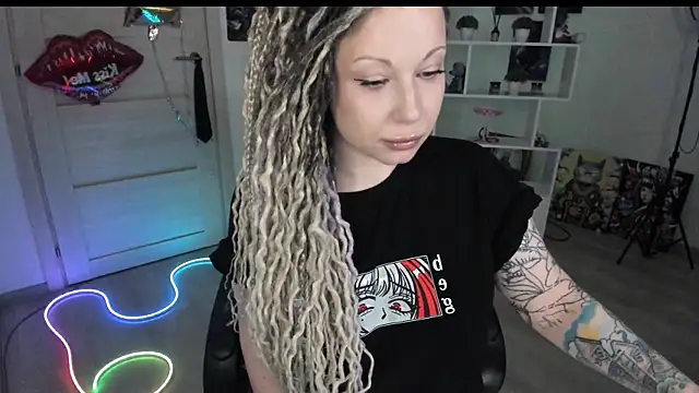 HoneySallyMoore online show from April 12, 2026, 8:14 pm