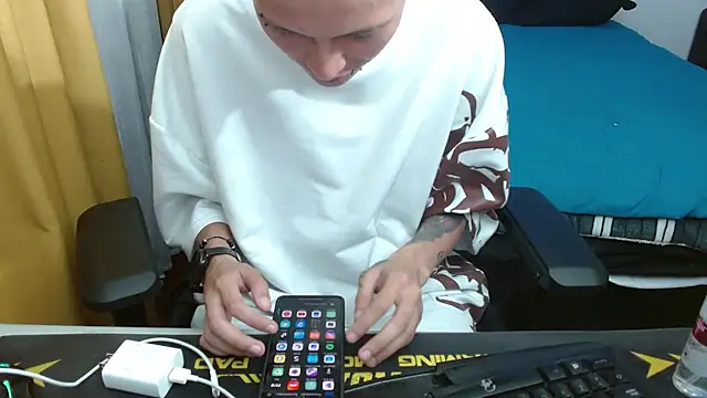 Snapshot of duo_peludoo chatting on February 28, 2026, 11:50 pm duo peludoo online show from February 28, 2026, 11:50 pm