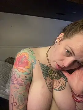 favoritestepsis online show from November 17, 2025, 1:17 pm