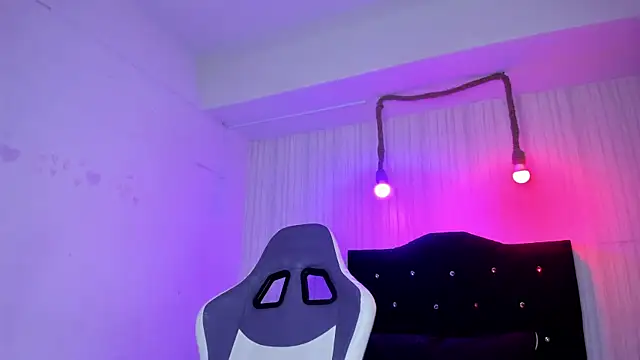 Snapshot of nicky_angel1 chatting on October 21, 2025, 6:41 pm nicky angel1 online show from October 21, 2025, 6:41 pm