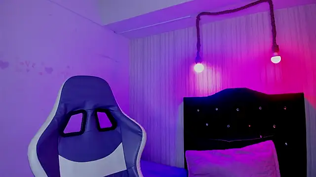 Snapshot of nicky_angel1 chatting on October 22, 2025, 6:40 pm nicky angel1 online show from October 22, 2025, 6:40 pm