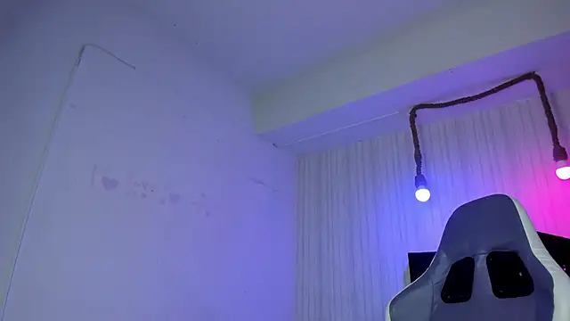 Snapshot of nicky_angel1 chatting on November 14, 2025, 7:01 pm nicky angel1 online show from November 14, 2025, 7:01 pm