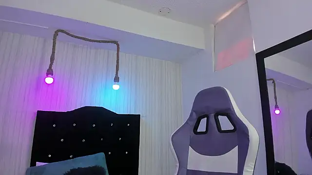 Snapshot of nicky_angel1 chatting on February 7, 2026, 6:44 pm nicky angel1 online show from February 7, 2026, 6:44 pm