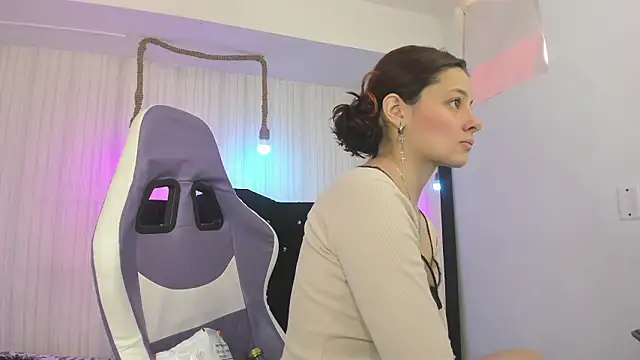 Snapshot of nicky_angel1 chatting on February 10, 2026, 6:45 pm nicky angel1 online show from February 10, 2026, 6:45 pm