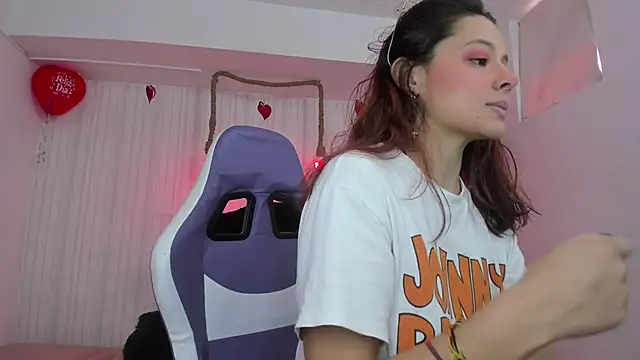 Snapshot of nicky_angel1 chatting on February 17, 2026, 7:09 pm nicky angel1 online show from February 17, 2026, 7:09 pm