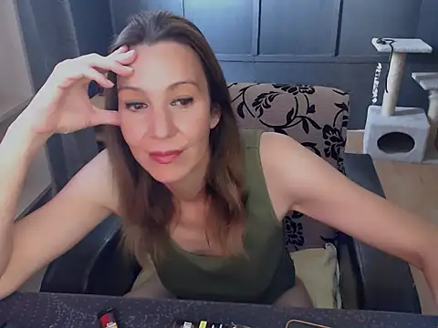 Snapshot of hannaha chatting on May 18, 2026, 10:32 am hannaha online show from May 18, 2026, 10:32 am