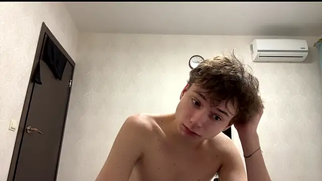 aronrodrigos online show from February 12, 2025, 1:09 am