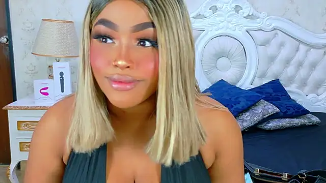 TianahGlow online show from November 27, 2025, 8:33 pm